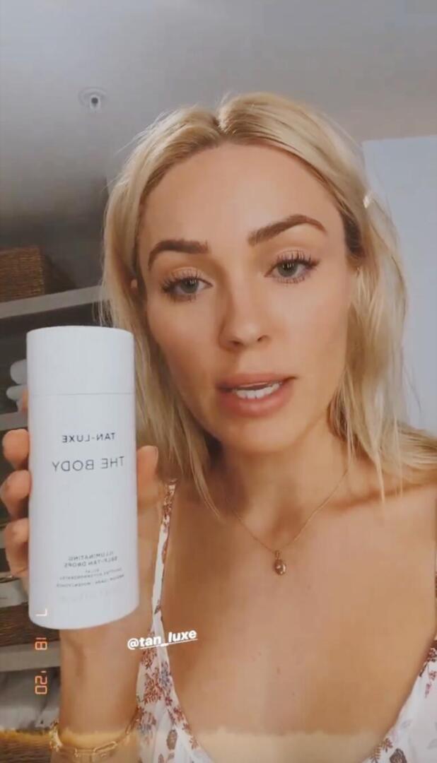Cassie Randolph - Instagram story | ALOHA Collection style