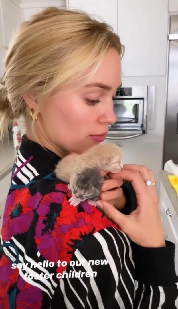 Cassie Randolph - Instagram story | The Clear Cut style