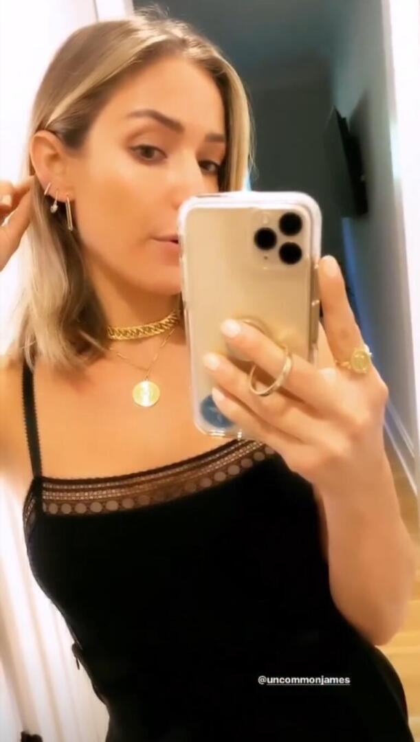 Kristin Cavallari - Instagram story | medallion style