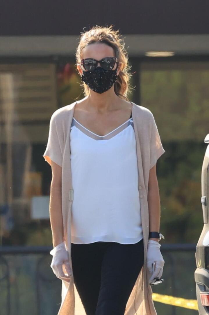 Kate Beckinsale - Los Angeles, CA | Fendi style