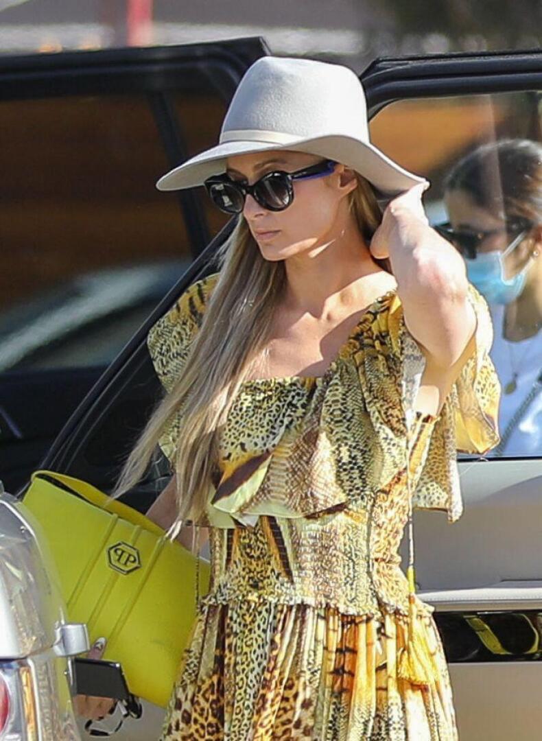 Paris Hilton - Malibu, CA | Paris Hilton style