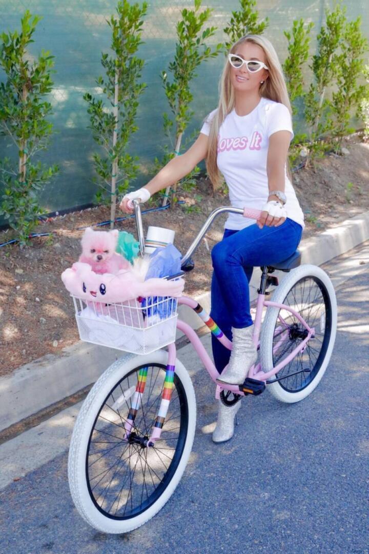 Paris Hilton - Beverly Hills, CA | Hannah Ann Sluss style
