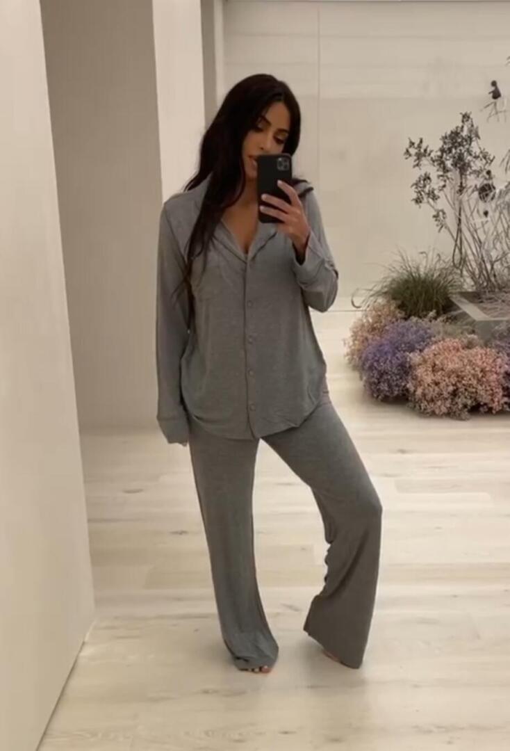 Kim Kardashian - Instagram story | Sarah Michelle Gellar style