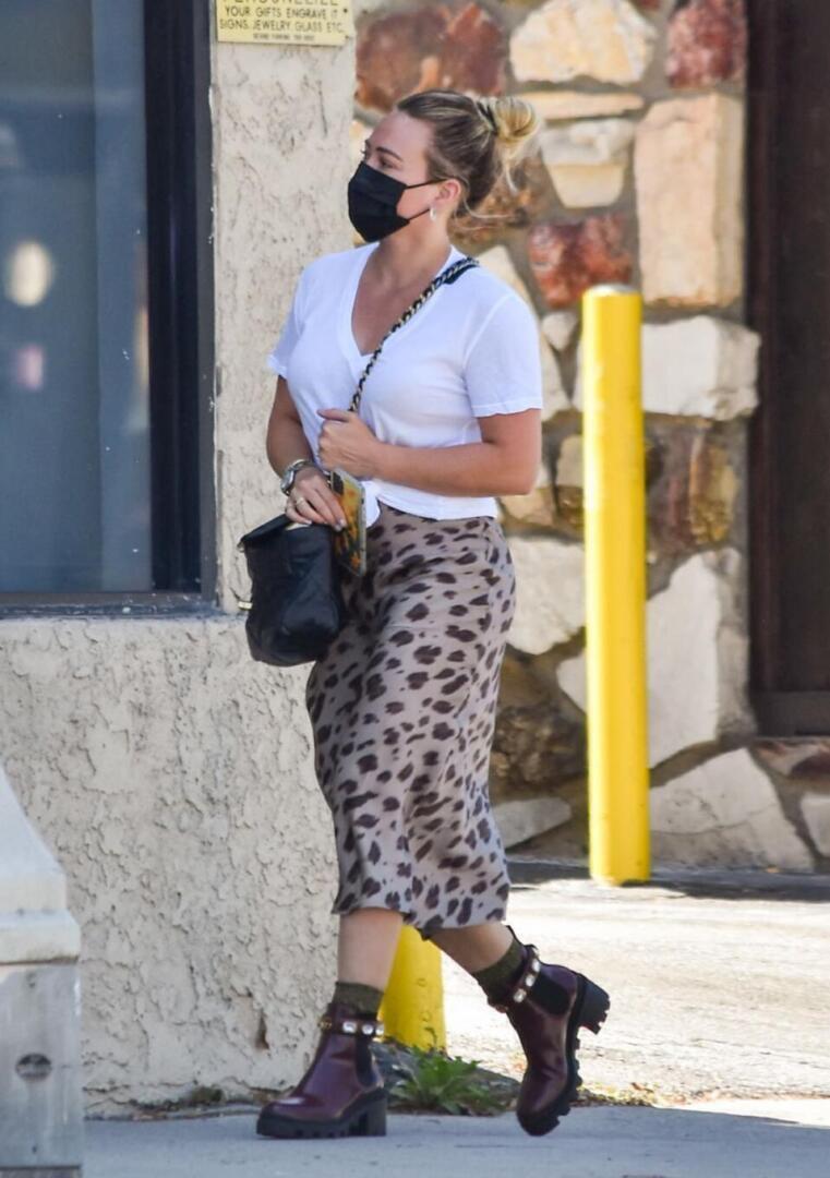 Hilary Duff - Los Angeles, CA | Hannah Ann Sluss style
