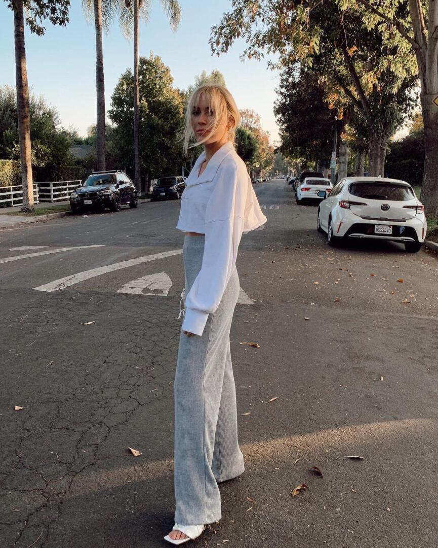 Cassie Randolph - Instagram post | Lily Collins style