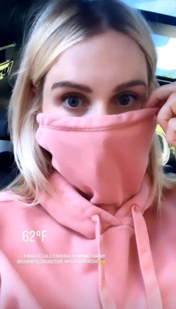 Claire Holt - Instagram story | Kylie Jenner style