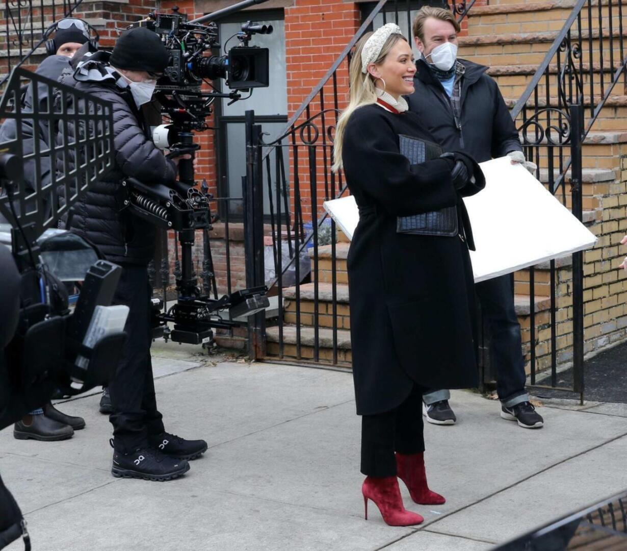 Hilary Duff - New York, NY | On set of 'Younger' | Hilary Duff style