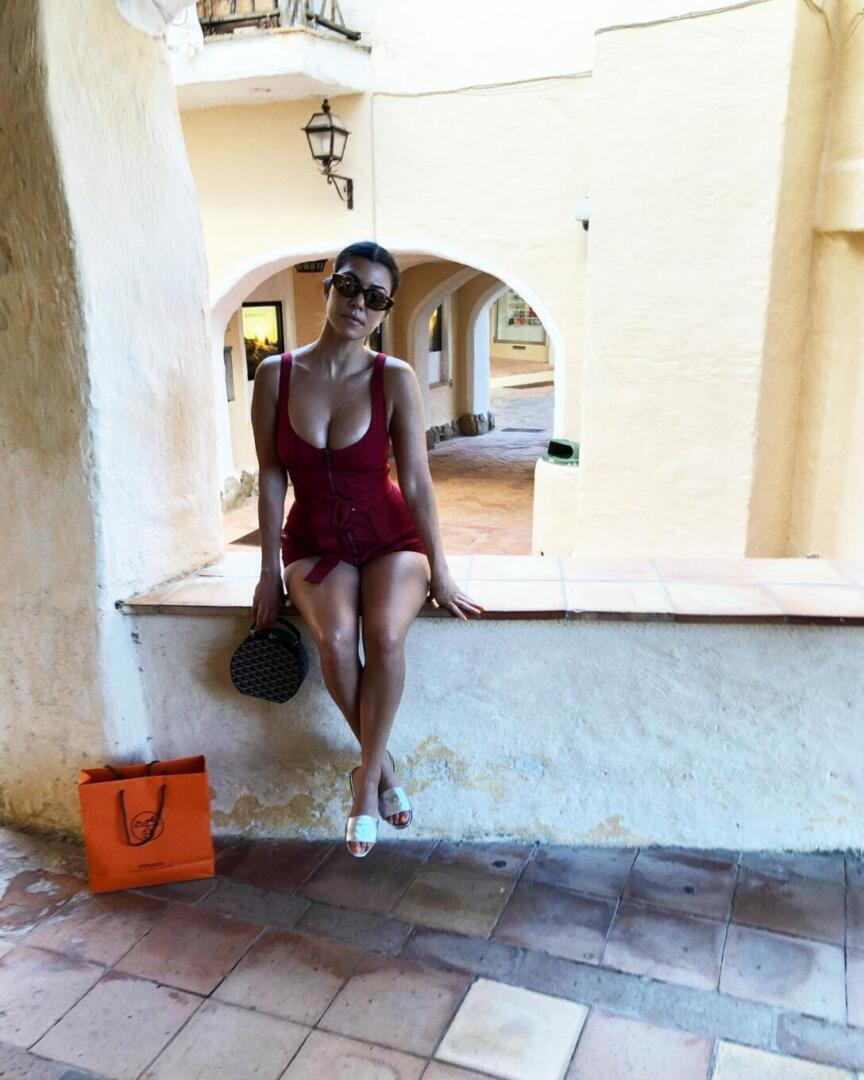 Kourtney Kardashian - Instagram post | Kourtney Kardashian style