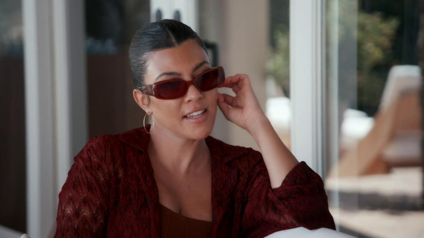 Kourtney Kardashian - Keeping Up With The Kardashians | Season 20 Episode 5 | Kim Kardashian style