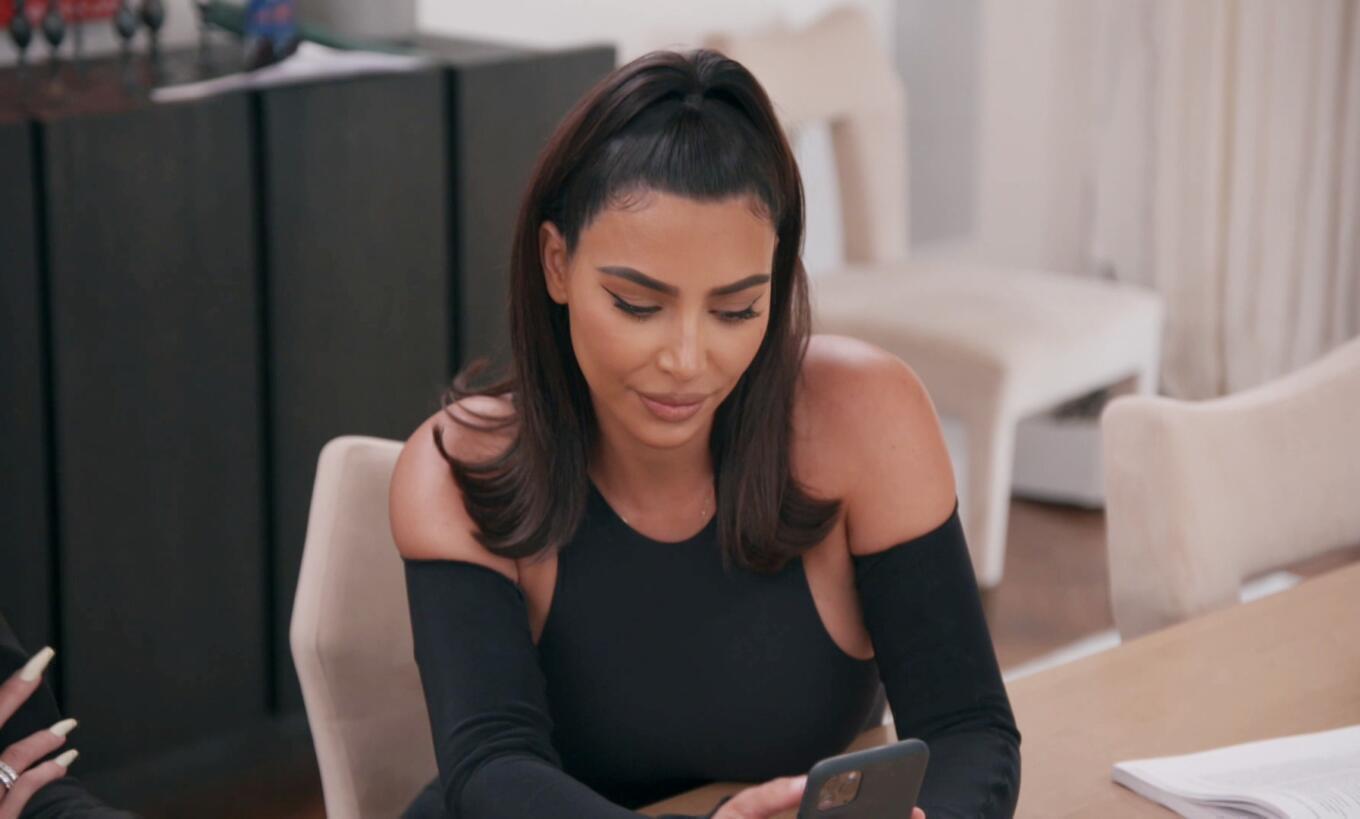 Kim Kardashian - Keeping Up With The Kardashians | Season 20 Episode 7 | Khloe Kardashian style