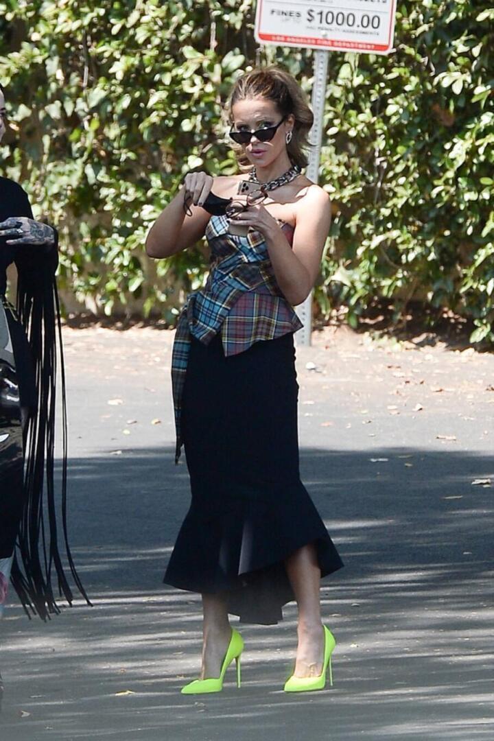 Kate Beckinsale - Los Angeles, CA | Sophia Bush style
