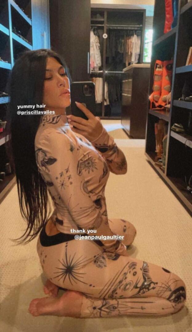 Kourtney Kardashian - Instagram story | Kourtney Kardashian style