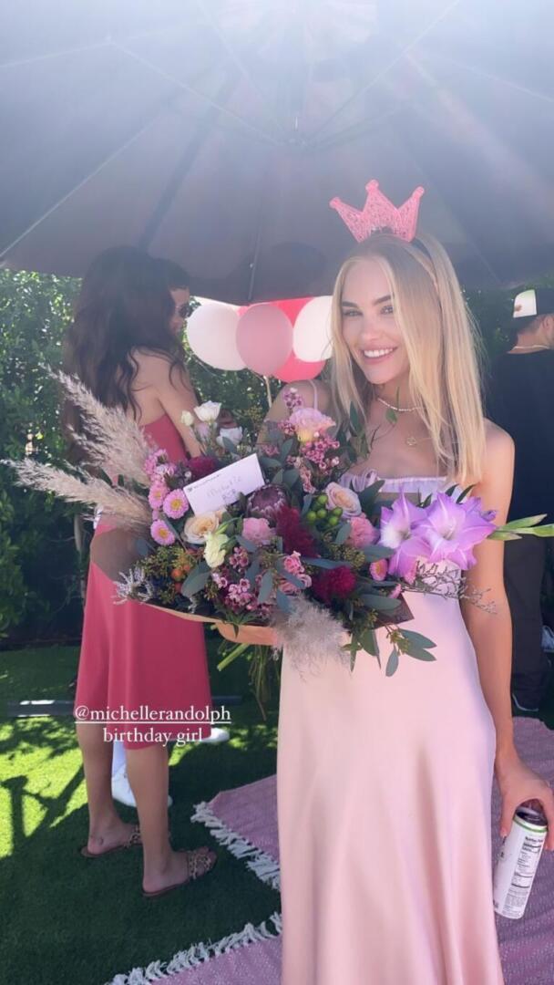 Michelle Randolph - Instagram story | Chelsea DeBoer style