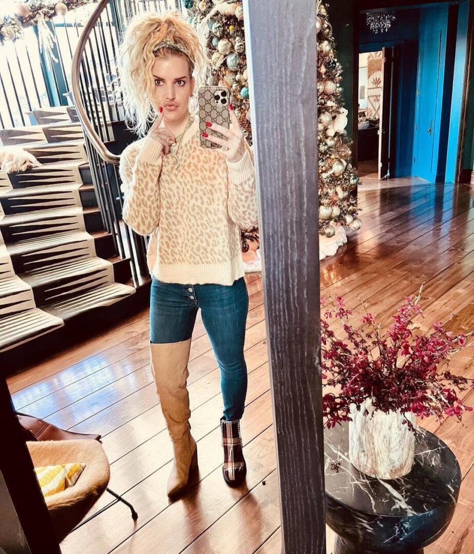 Jessica Simpson - Instagram post | Britney Spears style