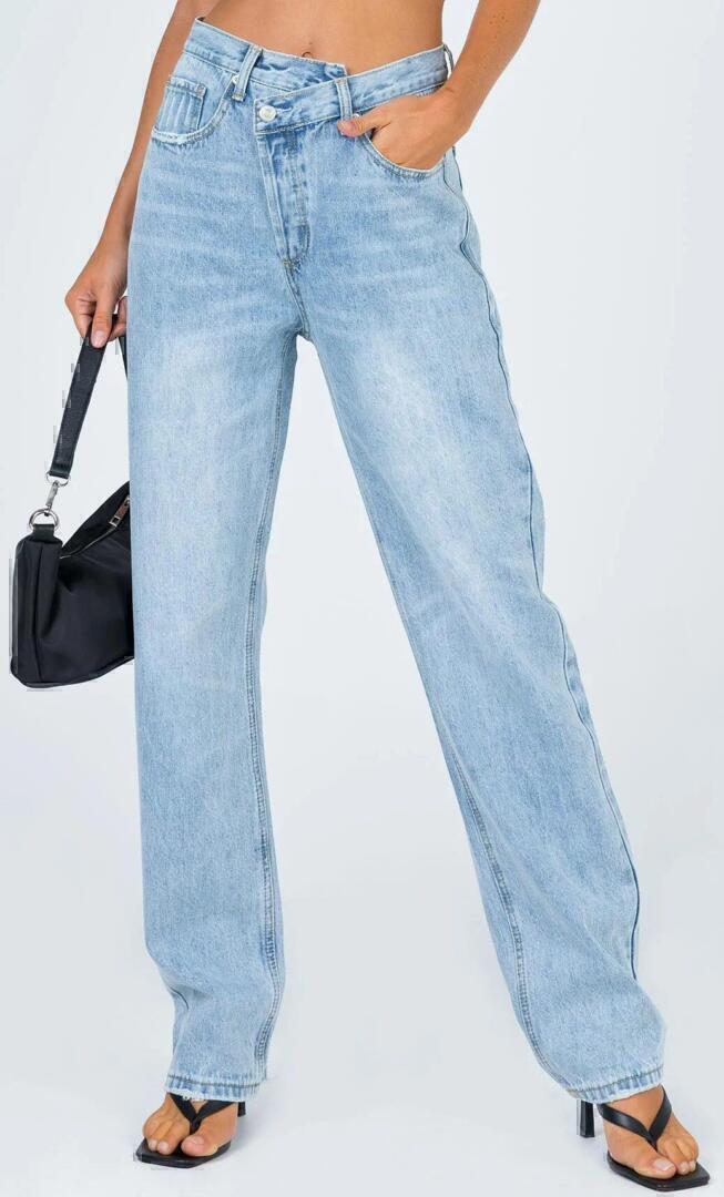 Holly Jeans (Light Wash Denim) | style