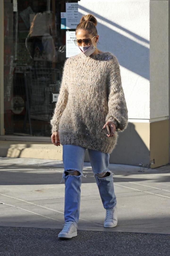 Jennifer Lopez - Los Angeles, CA | Chrissy Teigen style