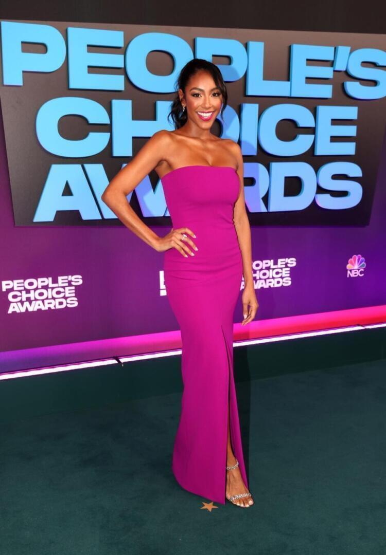 Tayshia Adams - E! People's Choice Awards | Heather Rae El Moussa style