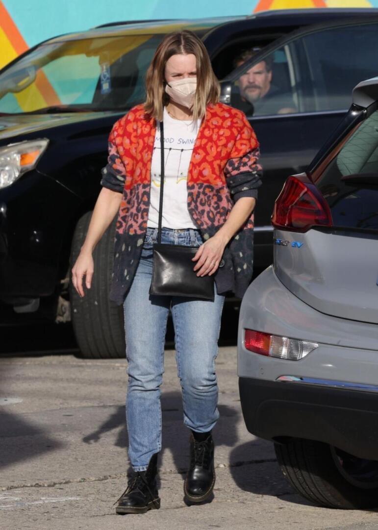 Kristen Bell - Los Angeles, CA | Eva Longoria style