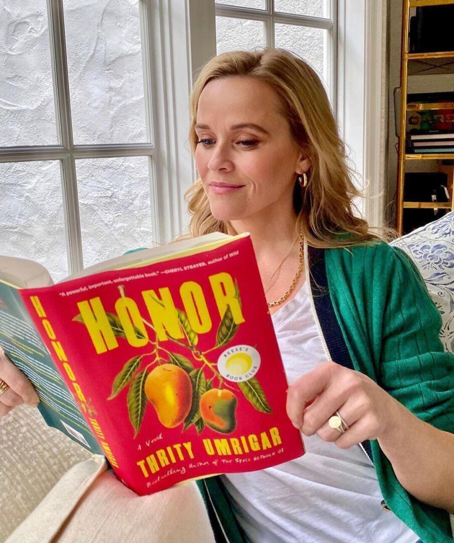 reesewitherspoon lovesbooks