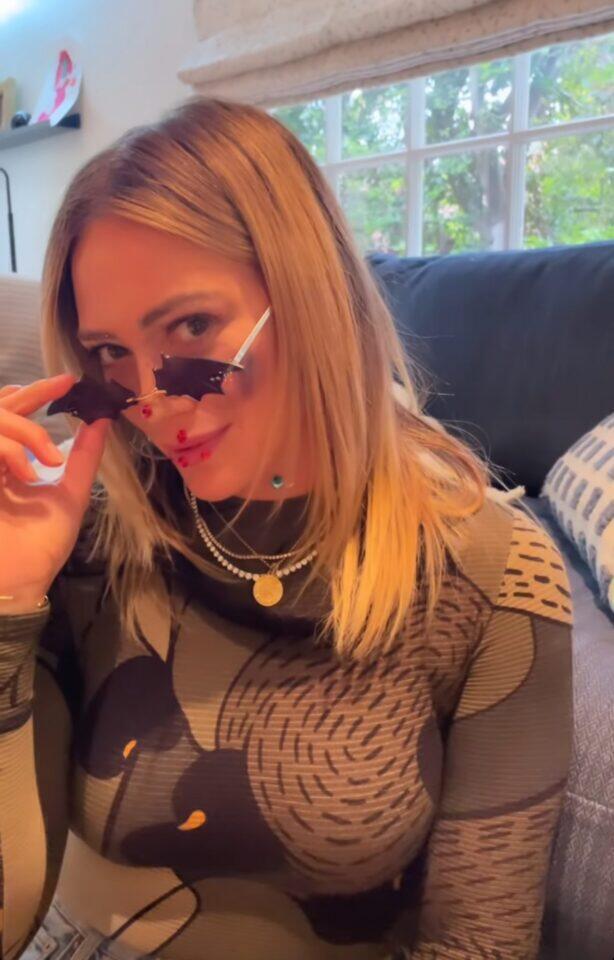Hilary Duff - Instagram story | Sarah Michelle Gellar style