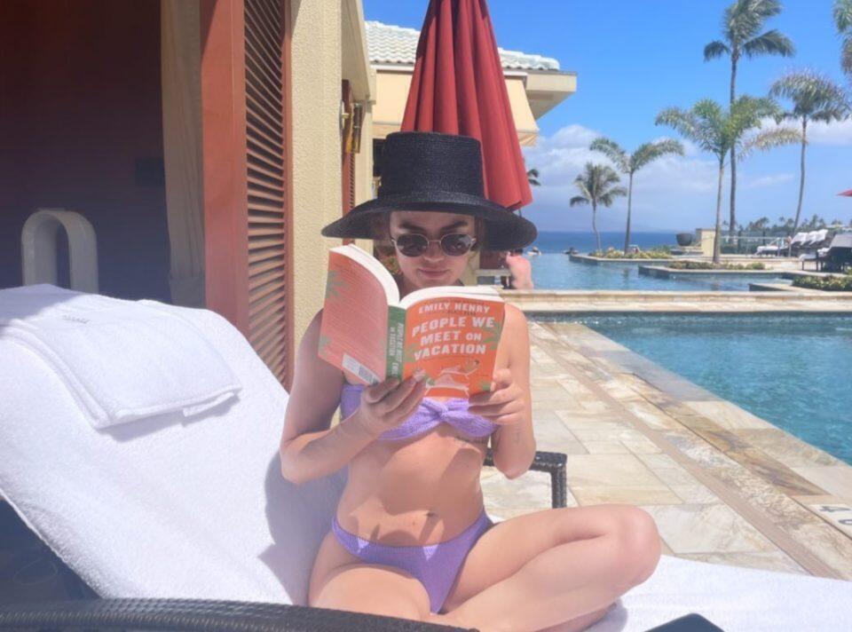 Lucy Hale - Instagram story | Miranda Kerr style