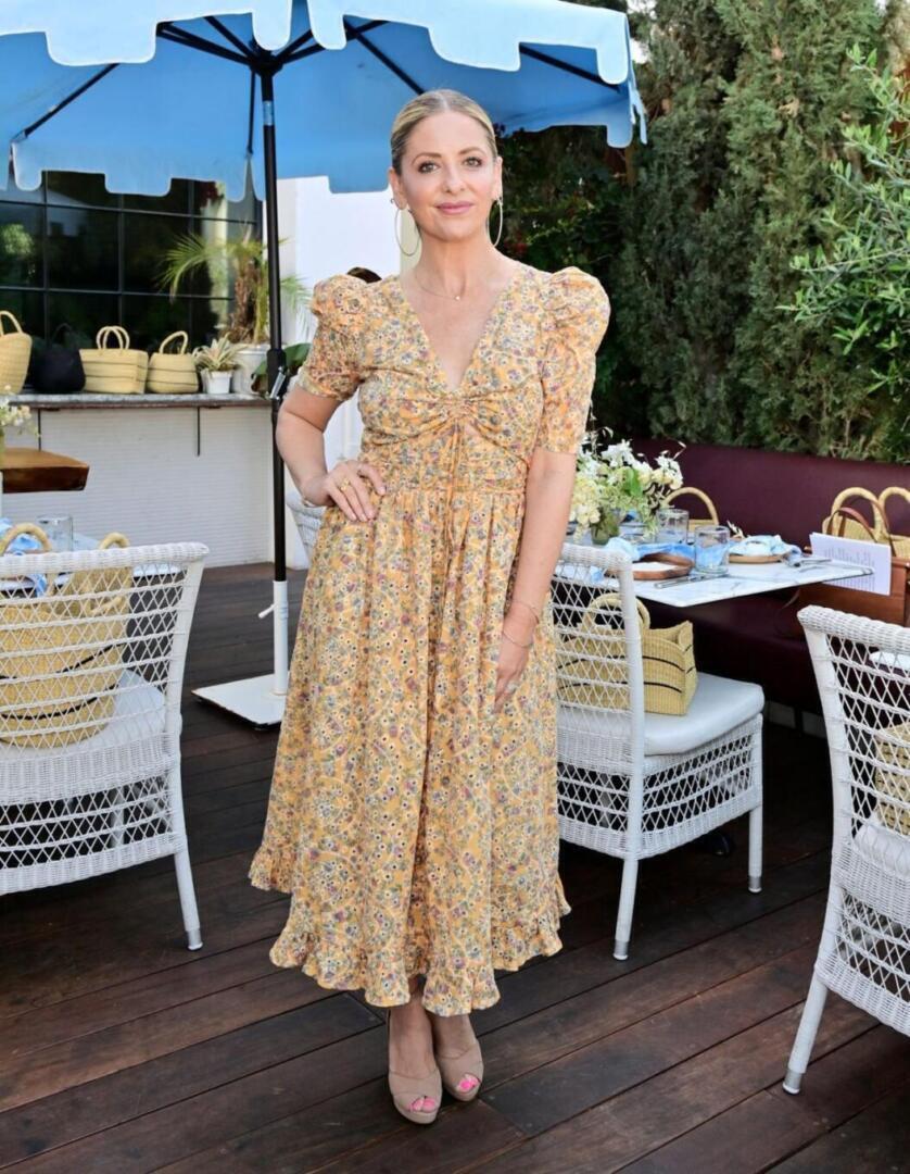 Sarah Michelle Gellar – The Little Market Mother’s Day Party