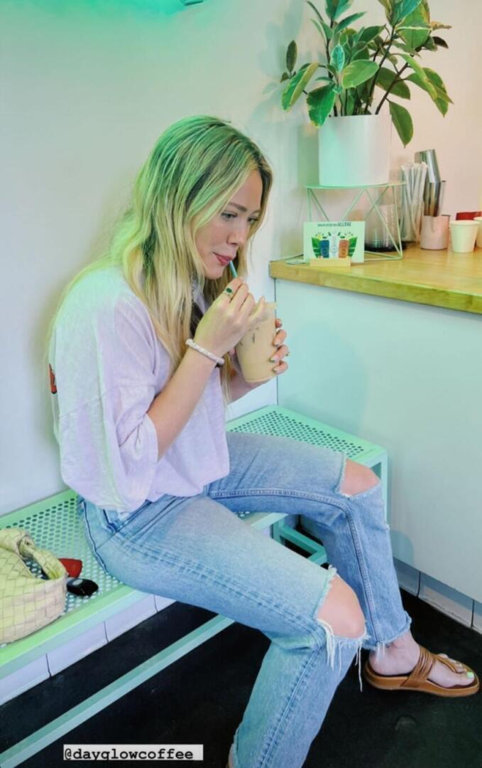 Hilary Duff - Instagram story | Hannah Ann Sluss style