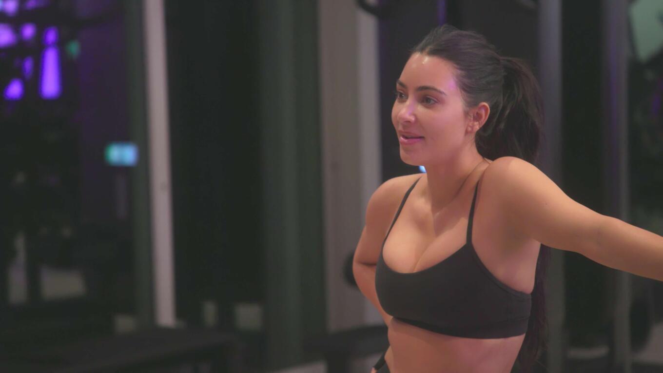 Kim Kardashian - The Kardashians | Season 1 Episode 8 | Kim Kardashian style