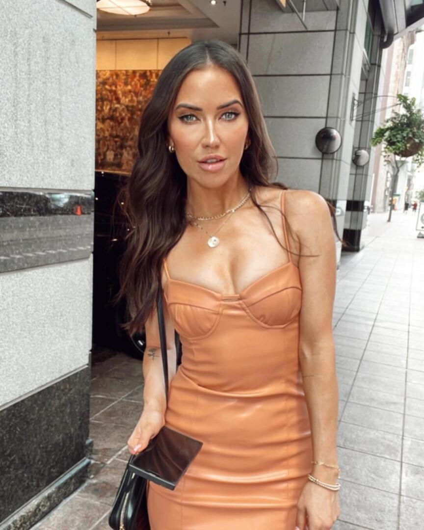 kaitlynbristowe outmore