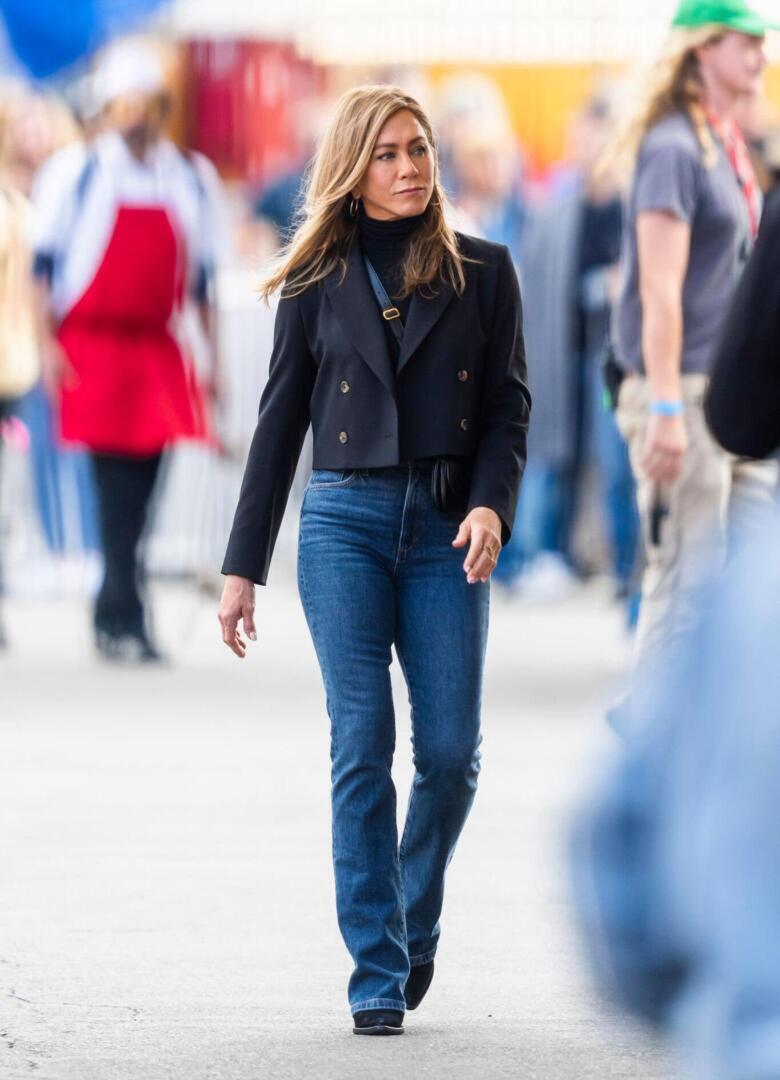 Jennifer Aniston - Coney Island, NY | Filming 'The Morning Show' | Jennifer Aniston style