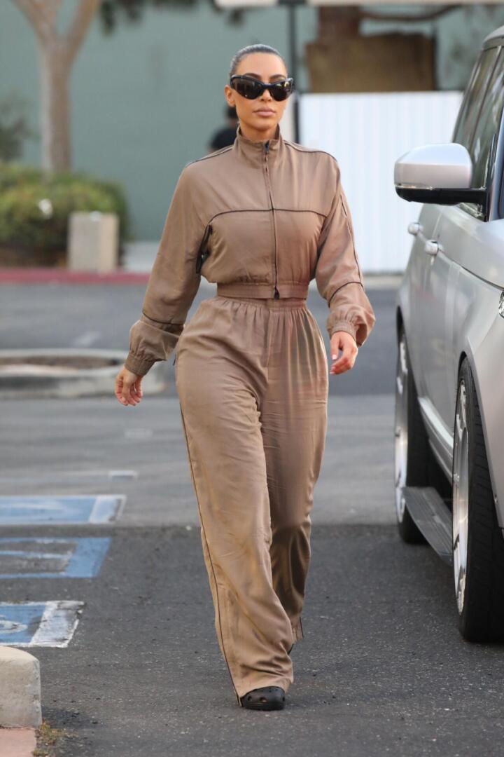 Kim Kardashian – Los Angeles, CA