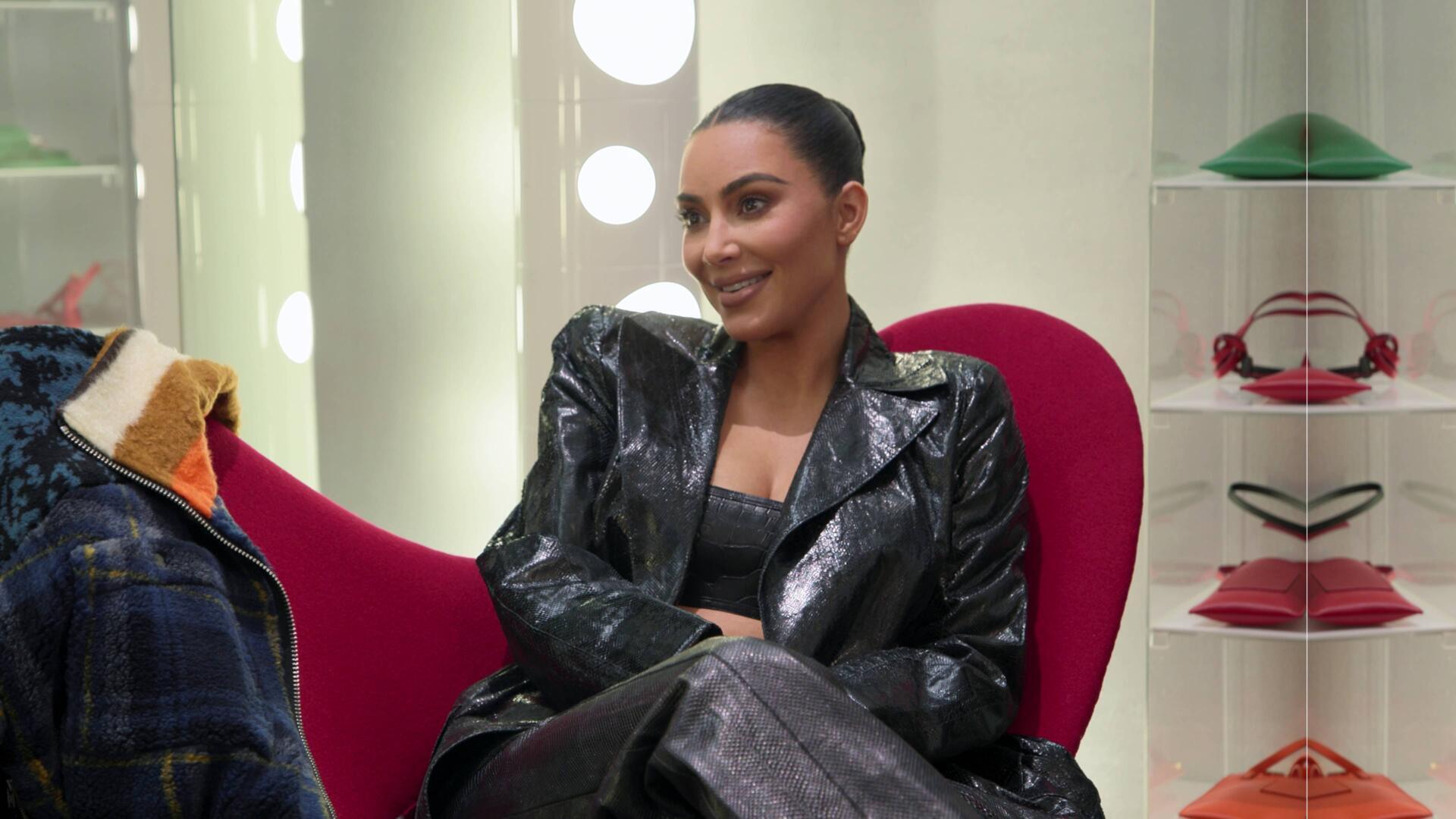 Kim Kardashian – The Kardashians | Season 2 Episode 3 | Kim Kardashian style