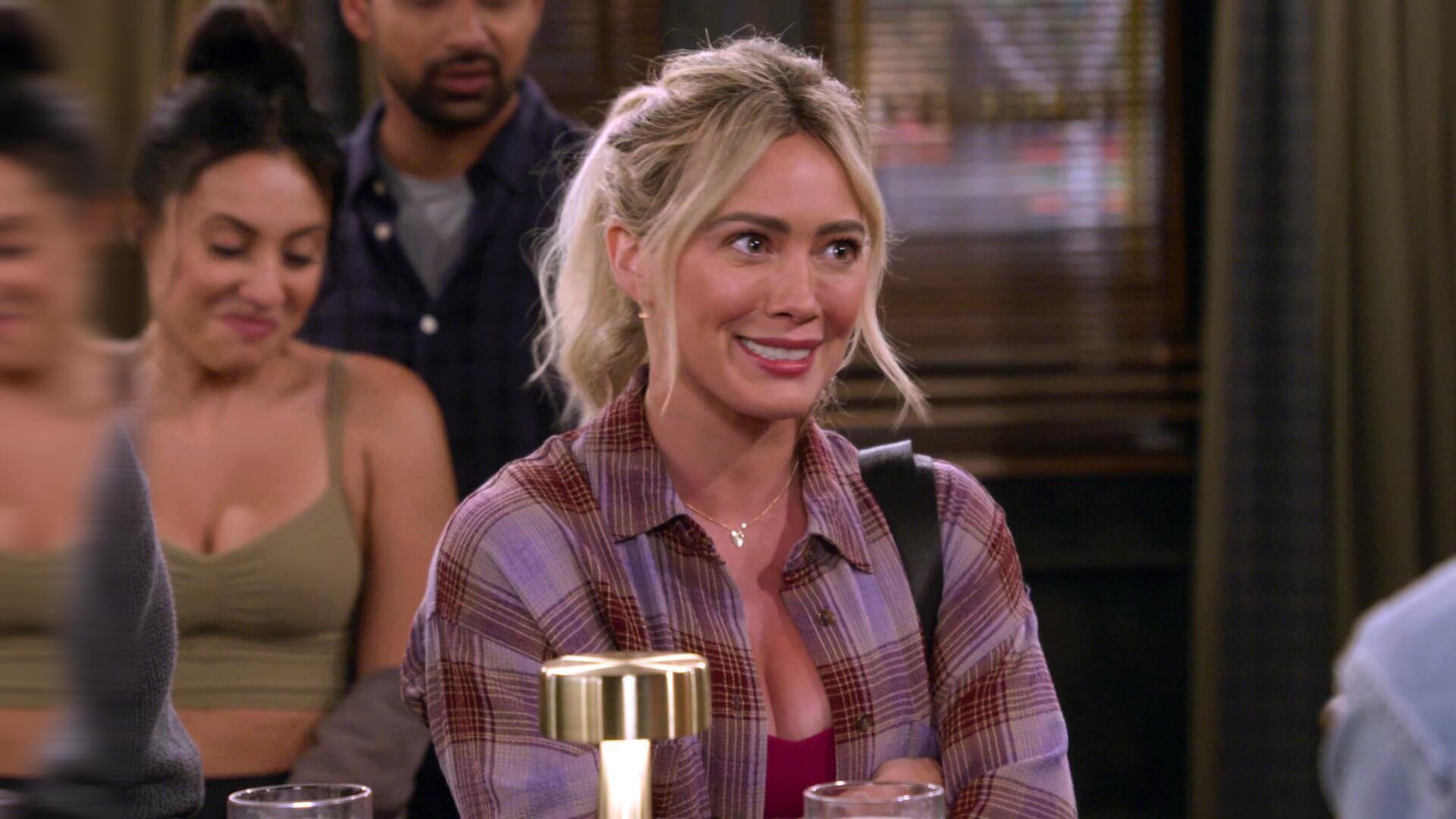 Hilary Duff – How I Met Your Father | Season 2 Episode 2
