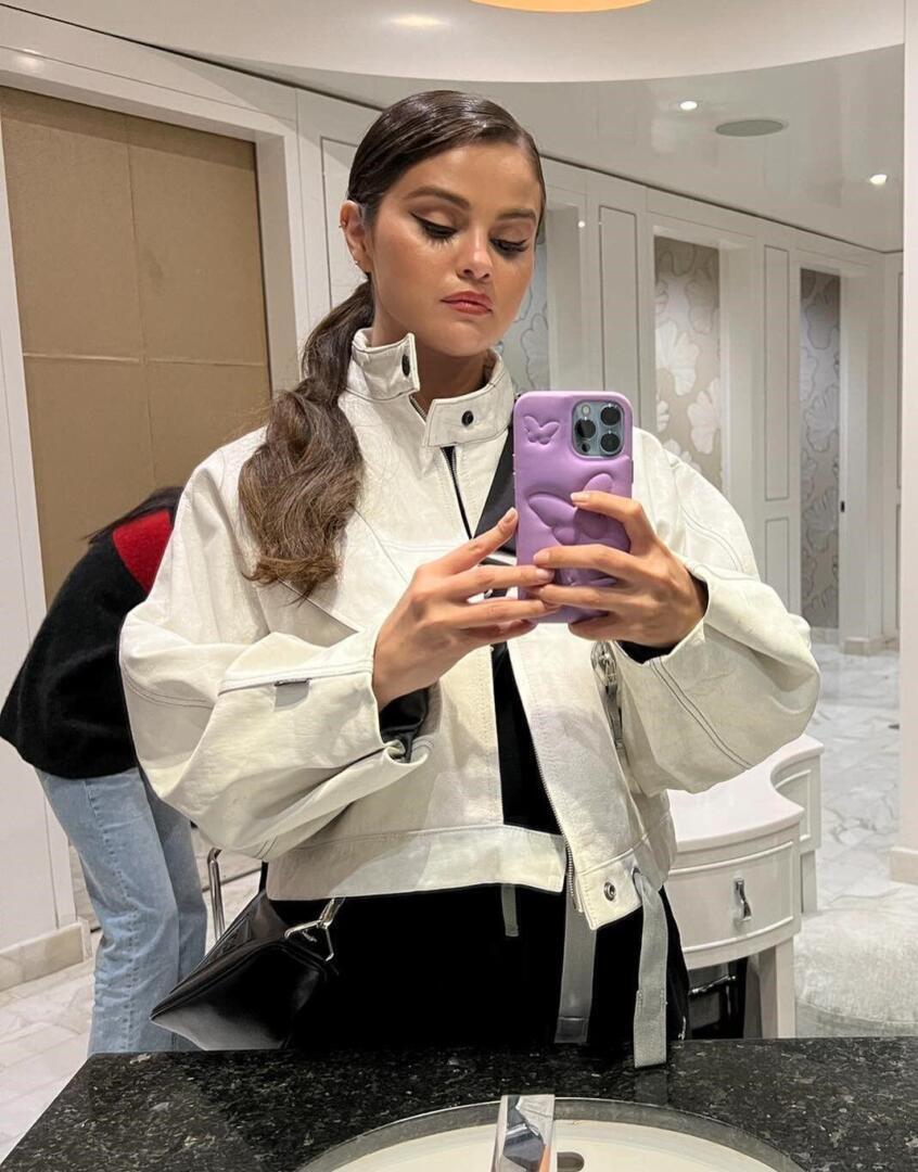 Selena Gomez - Instagram post | Juliette Porter style