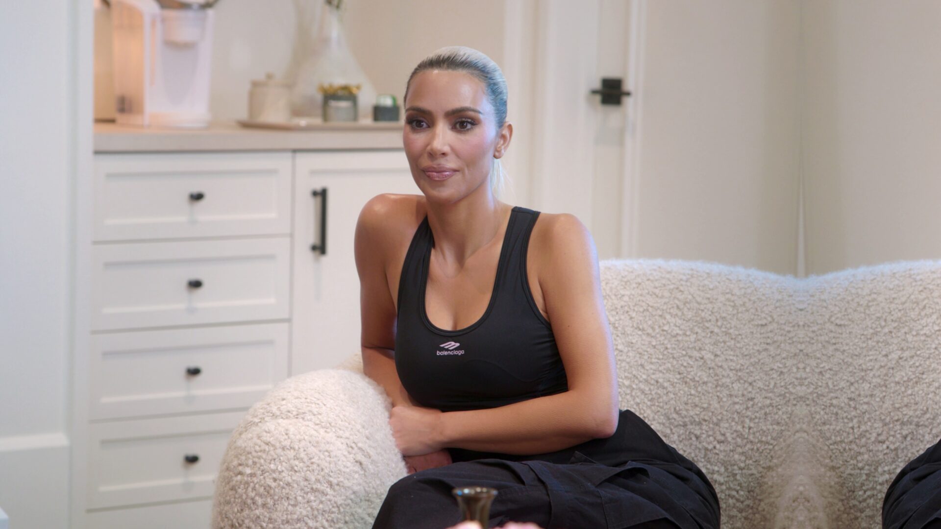 Kim Kardashian – The Kardashians | Season 3 Episode 1