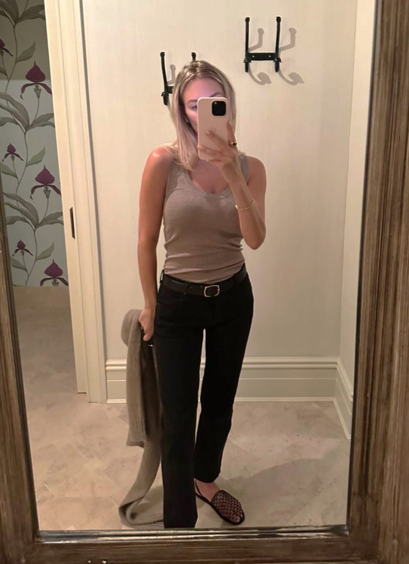 Morgan Stewart - Instagram story | Jennifer Lopez style