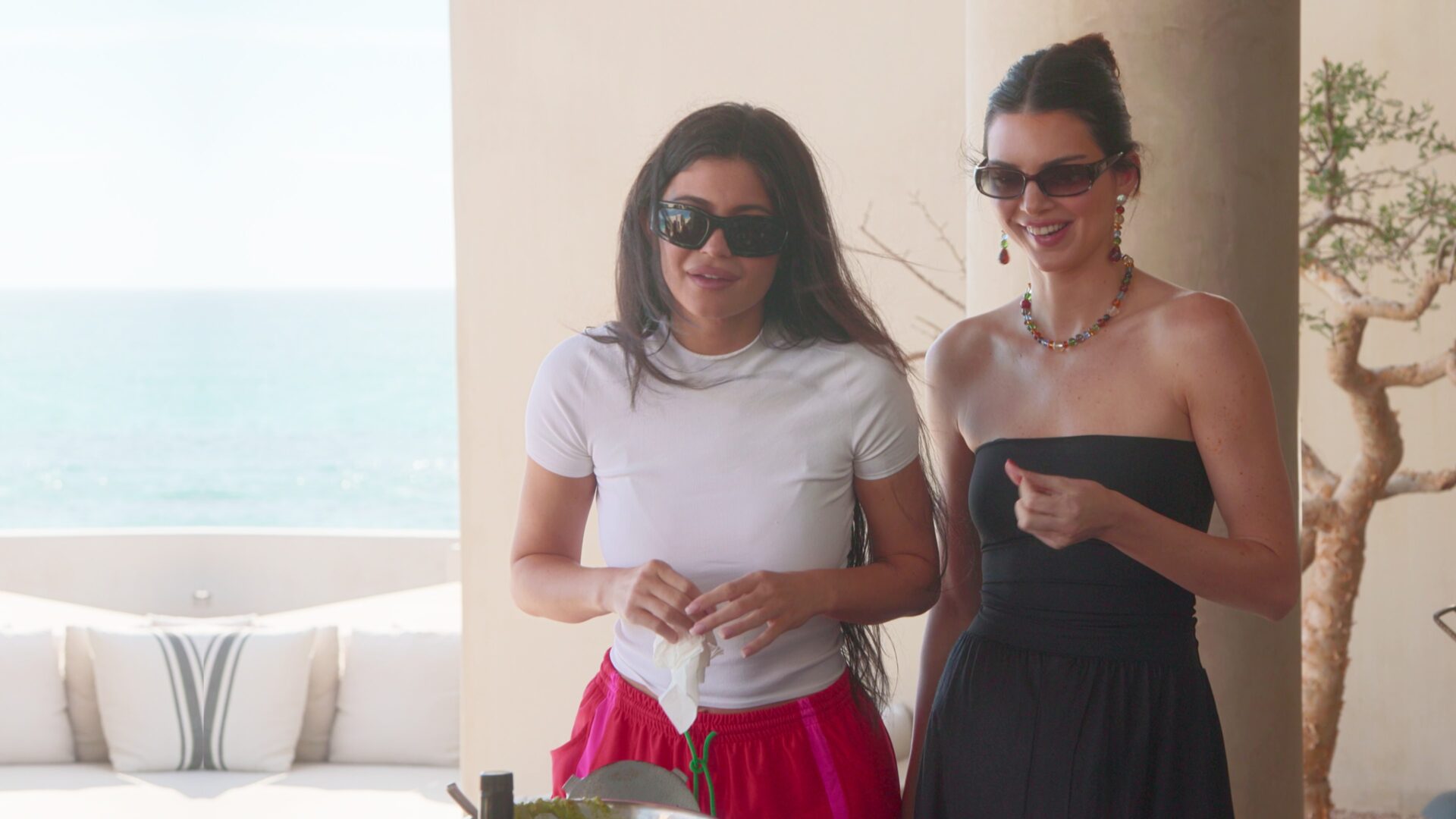 Kylie Jenner – The Kardashians | Season 4 Episode 1 | Kylie Jenner style