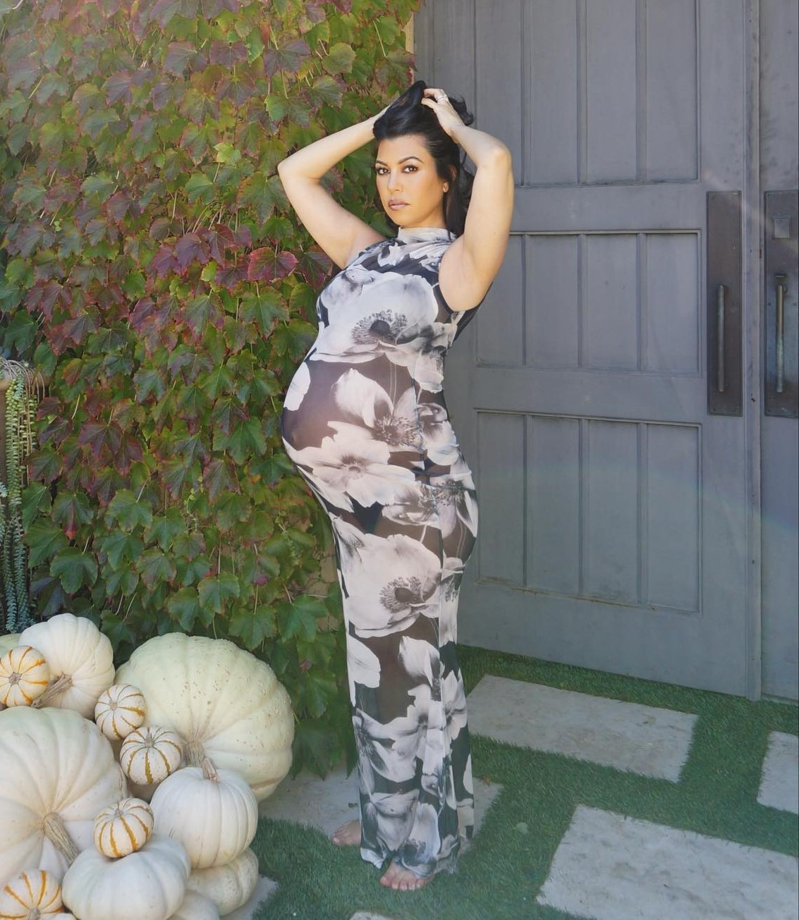 Kourtney Kardashian - Instagram post | Jessica Simpson style