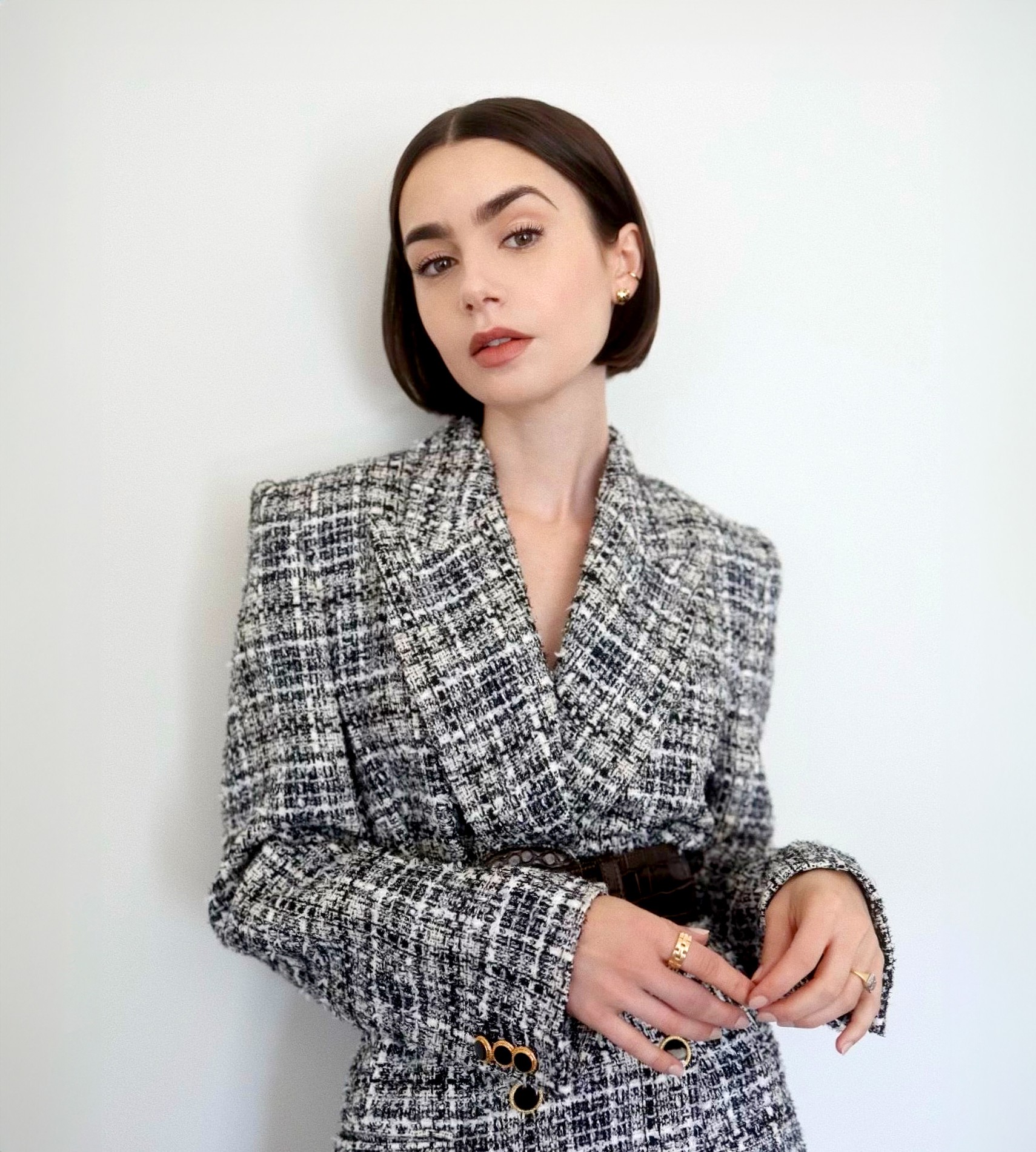 lilycollins_emilyinparispress20240814a