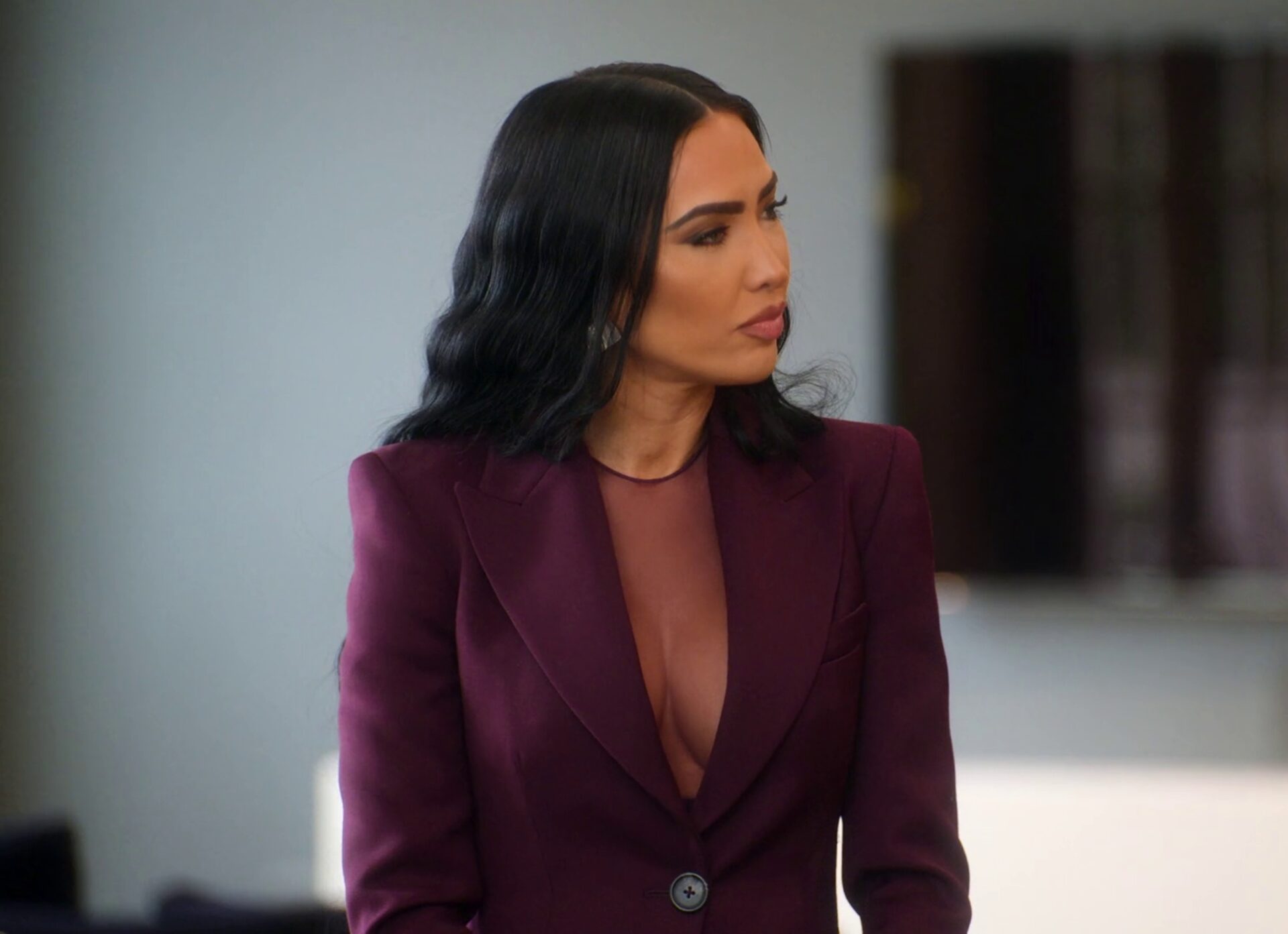 bretiesi_sellingsunset_season09e08a