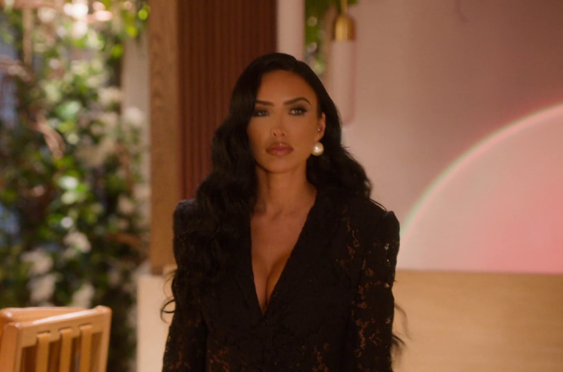 bretiesi_sellingsunset_season09e08b