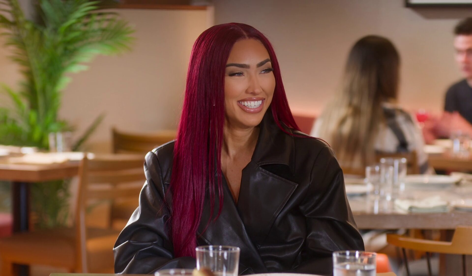 bretiesi_sellingsunset_season09e10b