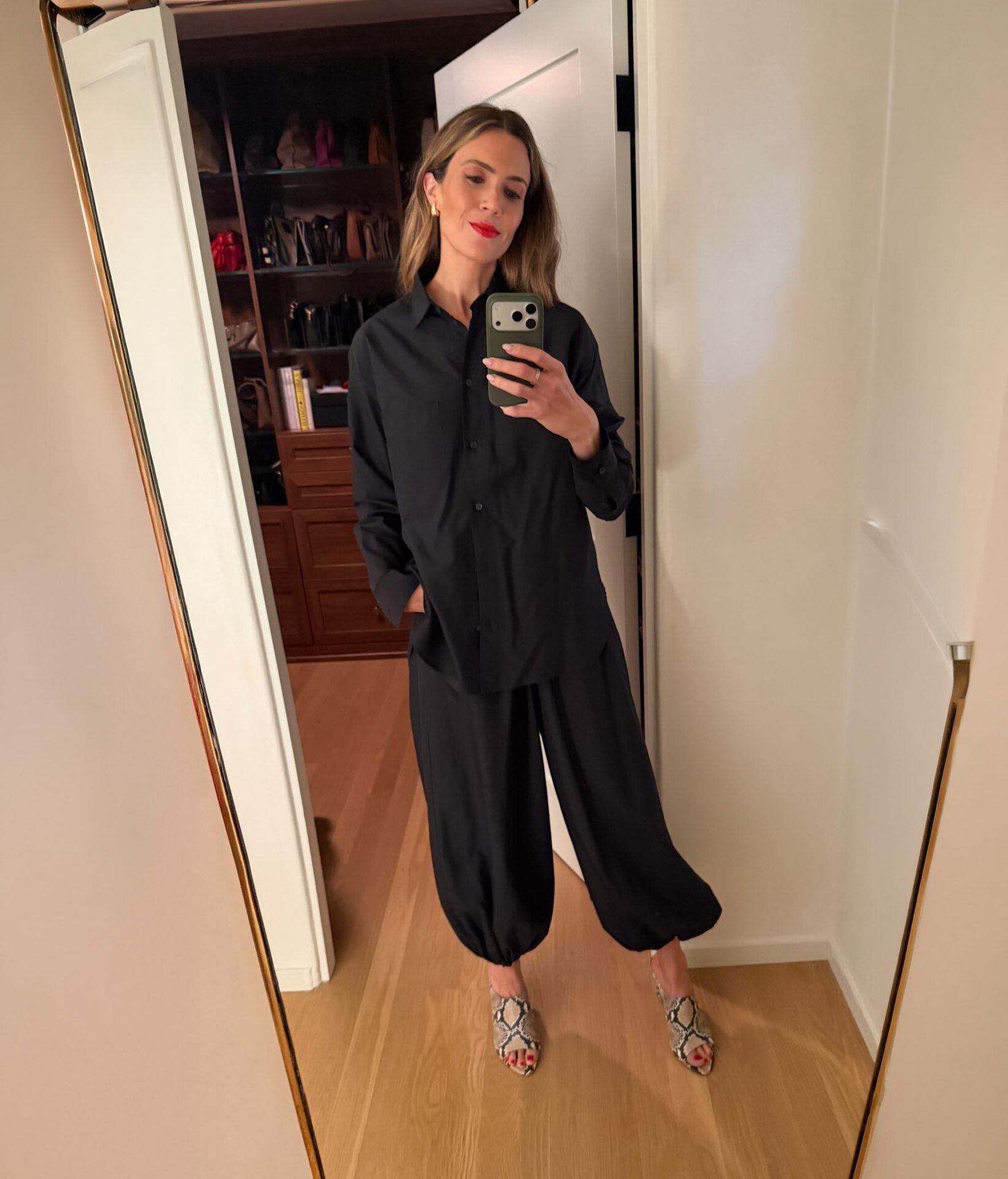 Mandy Moore Black Shirt Black Balloon Pants